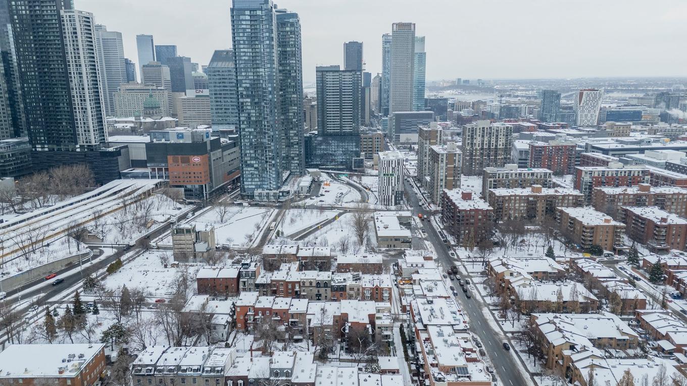 Aerial photo - 737 - 739 Rue De Versailles, Montréal (Ville-Marie), QC - Outdoor With View