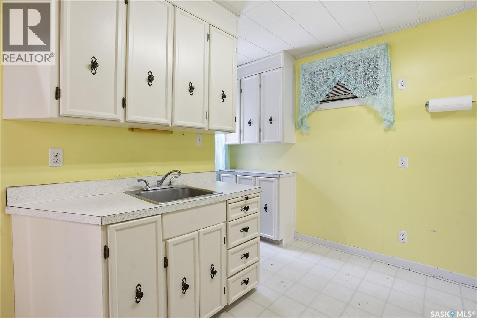 1452 Princess Street, Regina, SK - Indoor