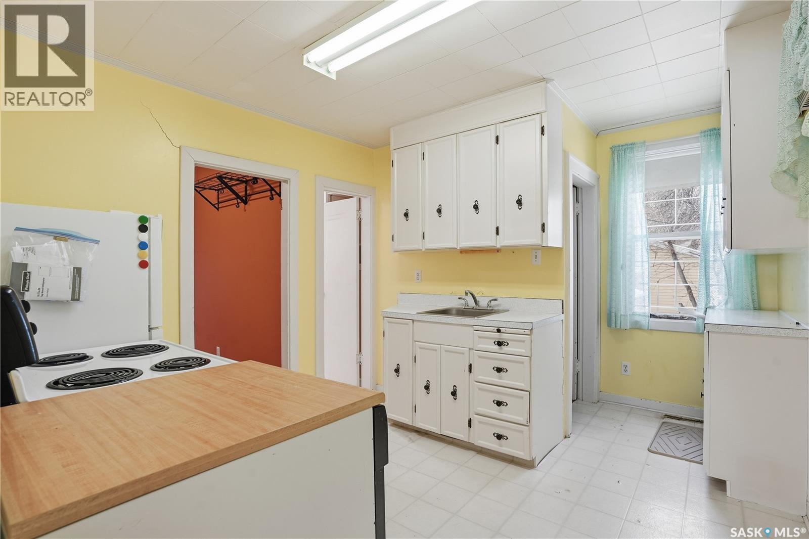 1452 Princess Street, Regina, SK - Indoor