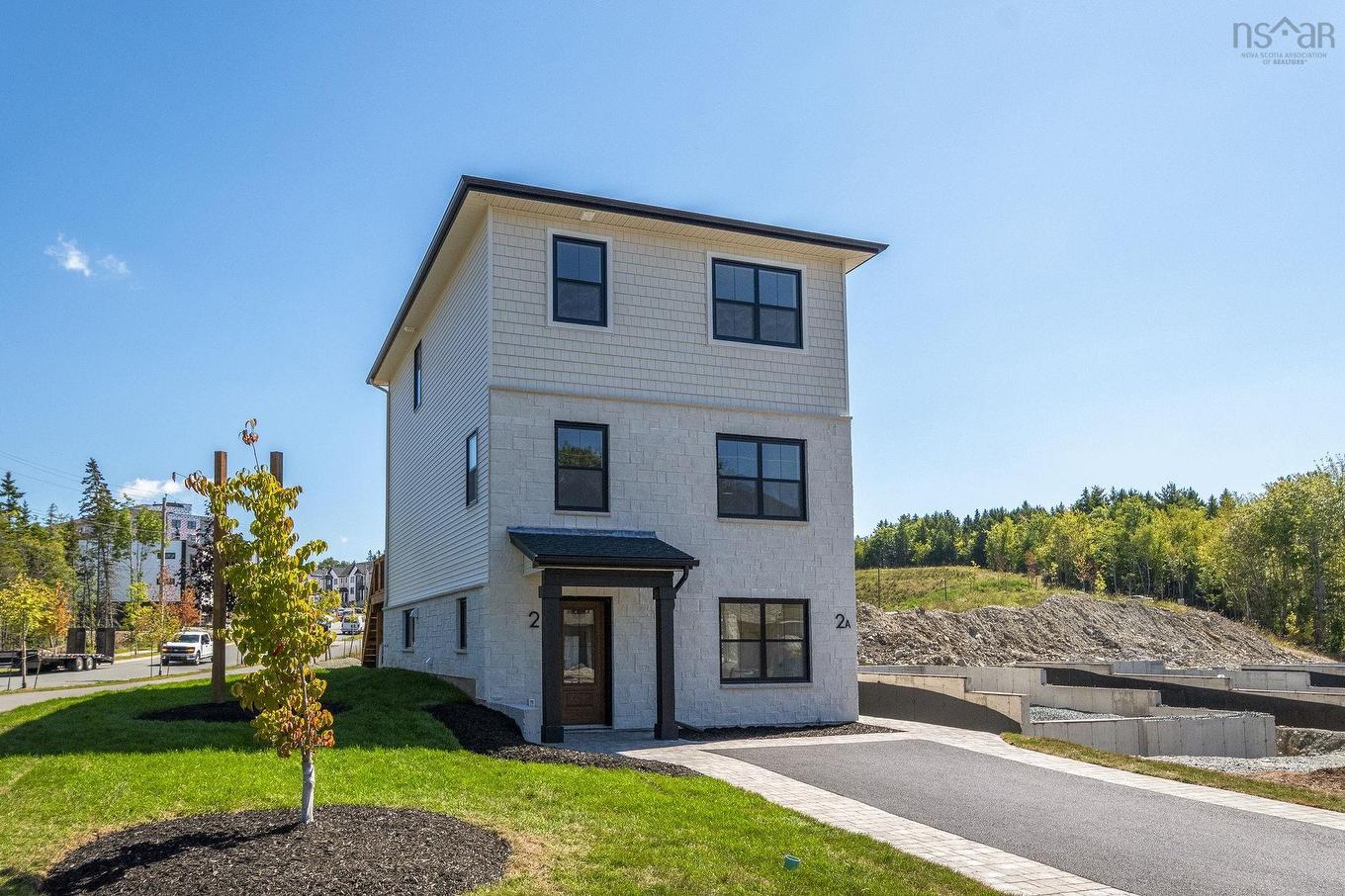 Pc-1 2 Pearlgarden Close, Dartmouth, NS