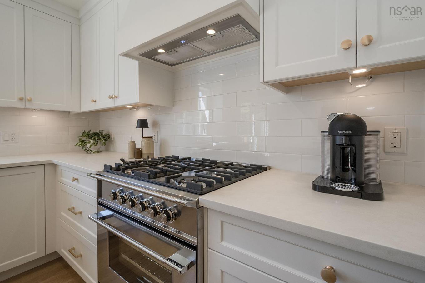 Pc-1 2 Pearlgarden Close, Dartmouth, NS