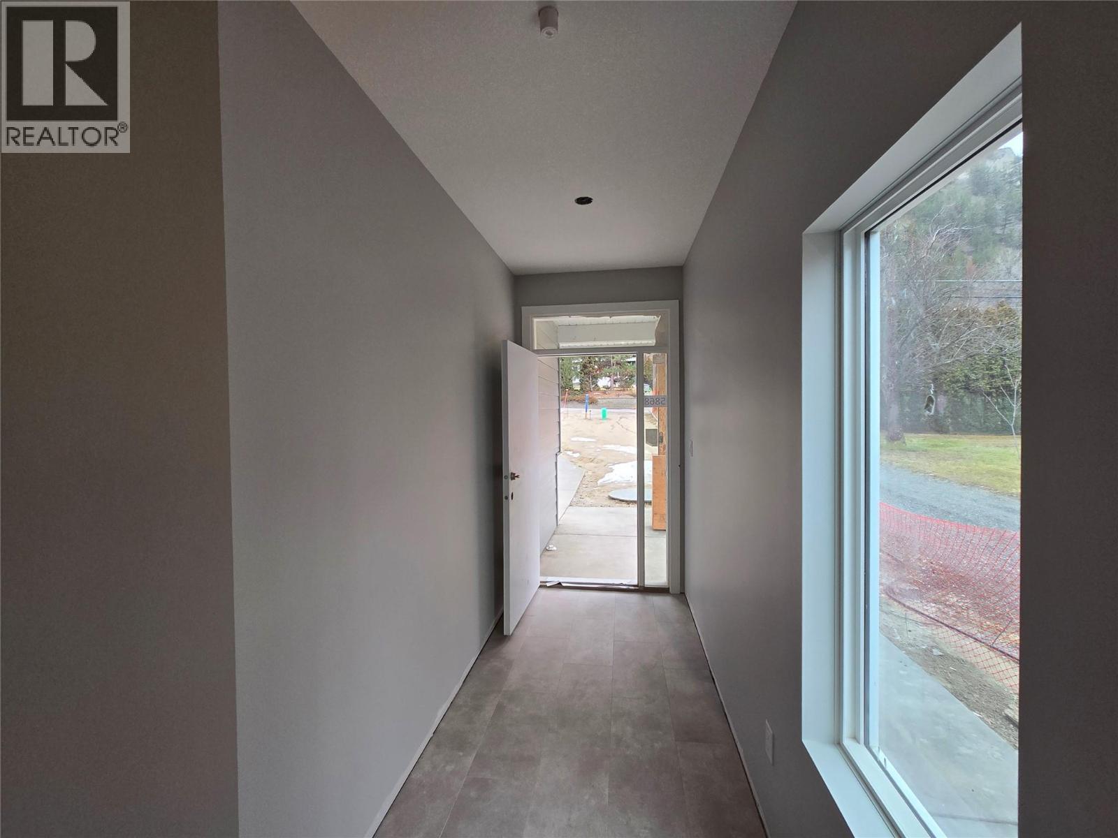 5868 Dallas Drive, Kamloops, BC - Indoor Photo Showing Other Room