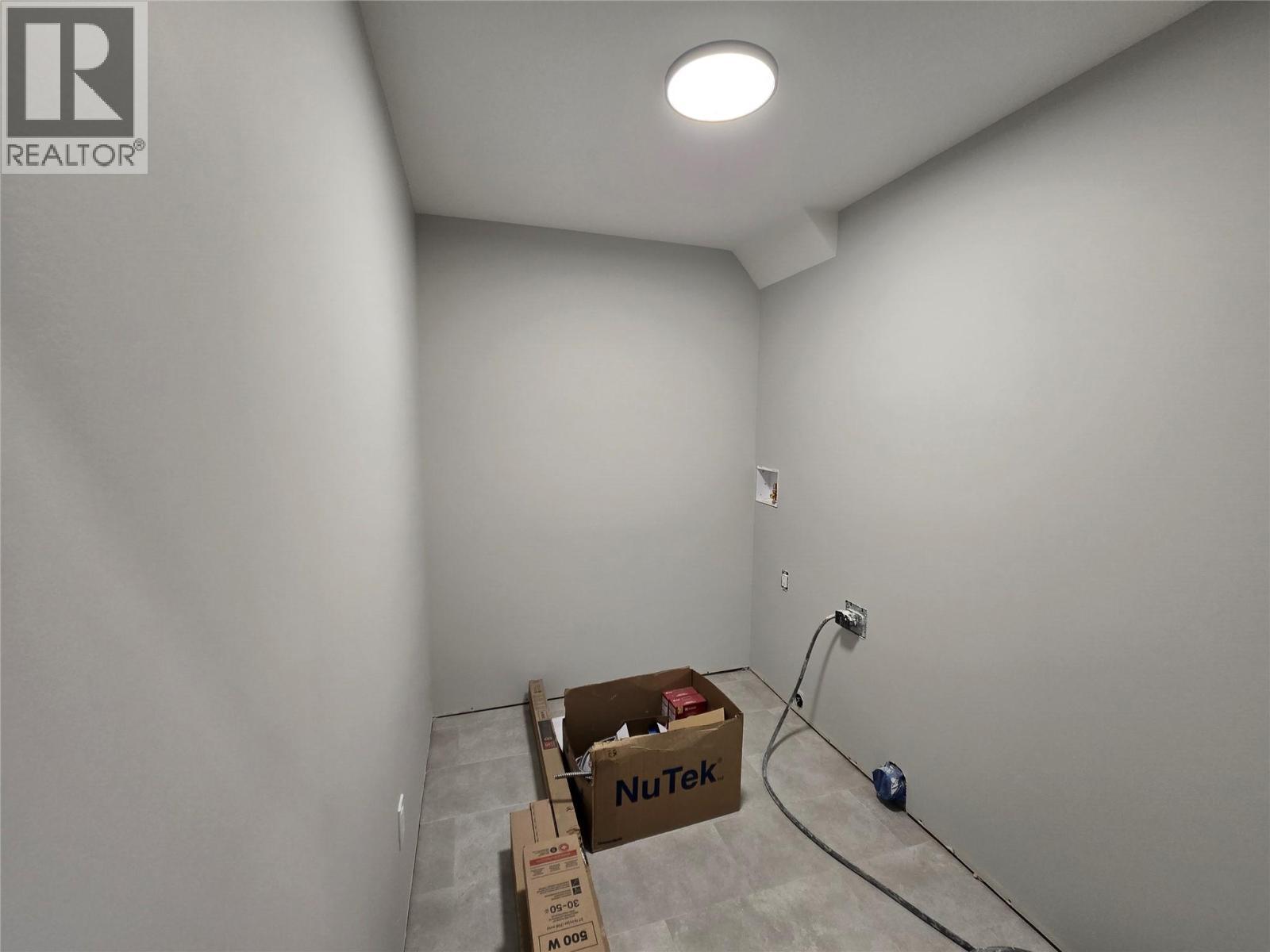 5868 Dallas Drive, Kamloops, BC - Indoor Photo Showing Other Room