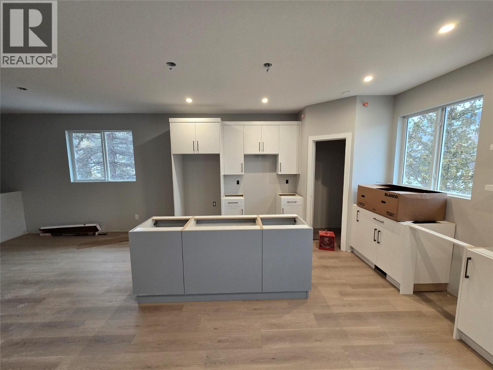 5868 Dallas Drive, Kamloops, BC - Indoor Photo Showing Kitchen