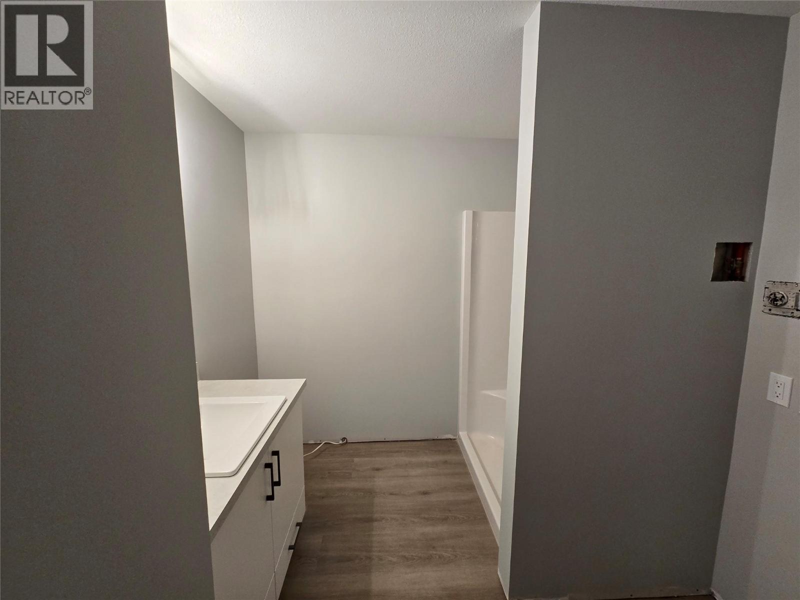 5868 Dallas Drive, Kamloops, BC - Indoor