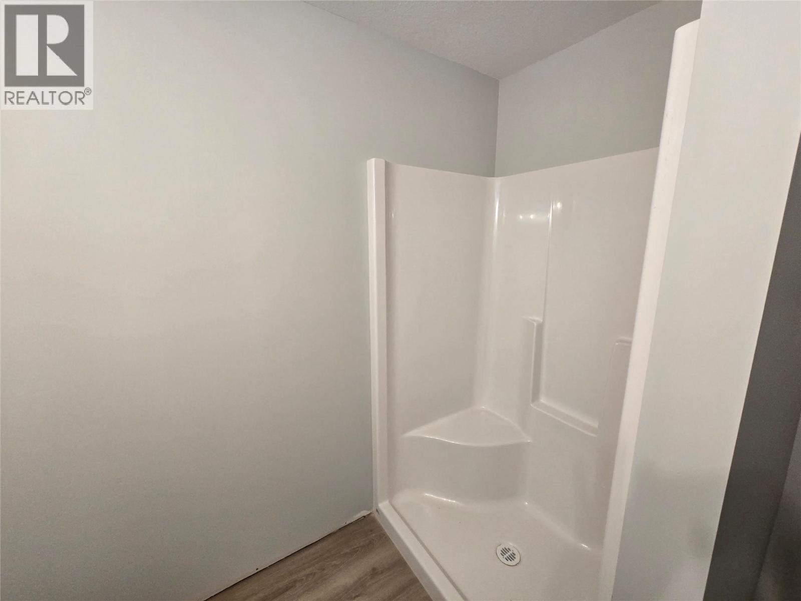 5868 Dallas Drive, Kamloops, BC - Indoor Photo Showing Bathroom