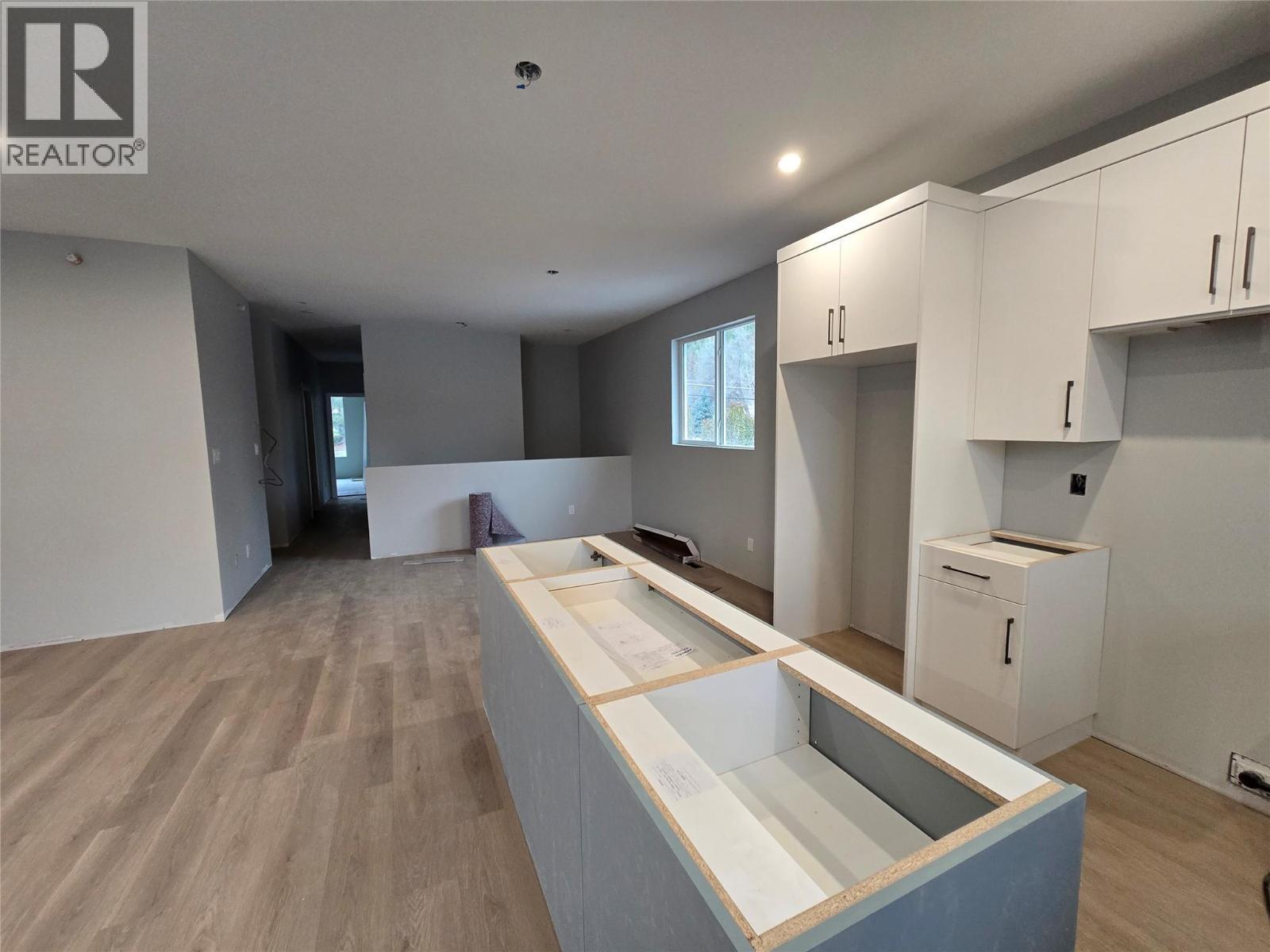 5868 Dallas Drive, Kamloops, BC - Indoor