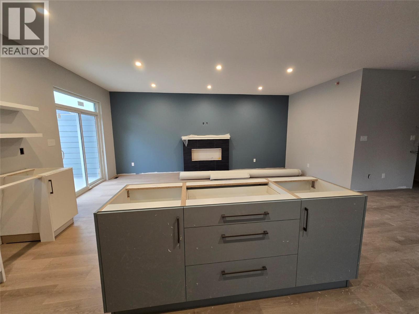 5868 Dallas Drive, Kamloops, BC - Indoor