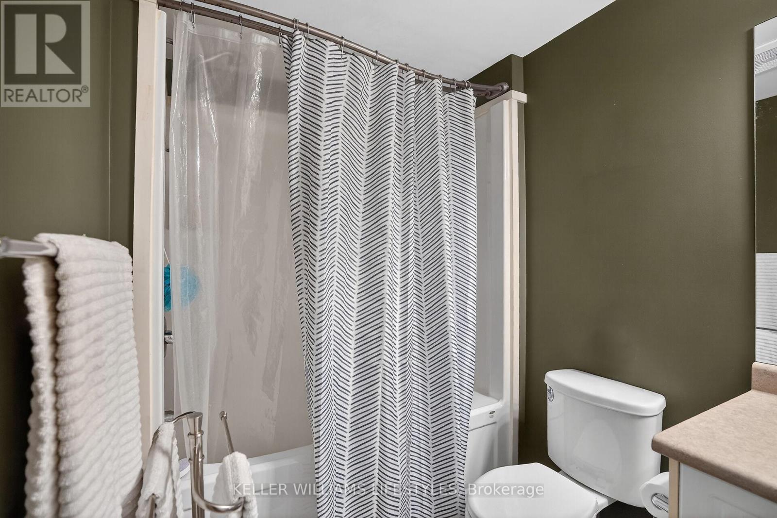 232 - 3320 Meadowgate Boulevard, London South (South U), ON - Indoor Photo Showing Bathroom