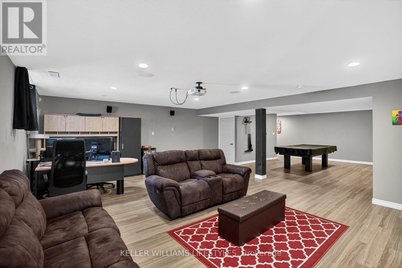 232 - 3320 Meadowgate Boulevard, London South (South U), ON - Indoor Photo Showing Living Room