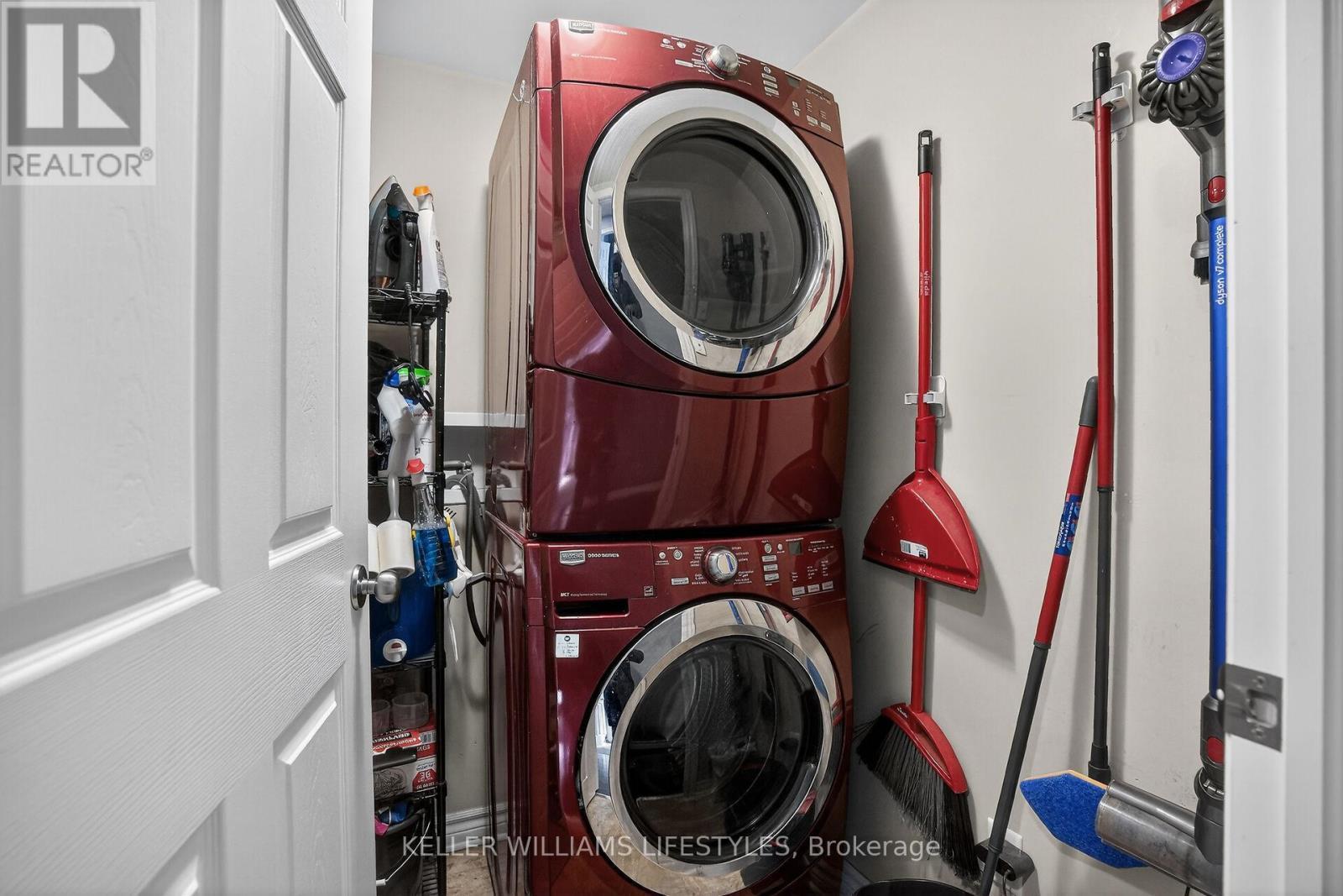 232 - 3320 Meadowgate Boulevard, London South (South U), ON - Indoor Photo Showing Laundry Room
