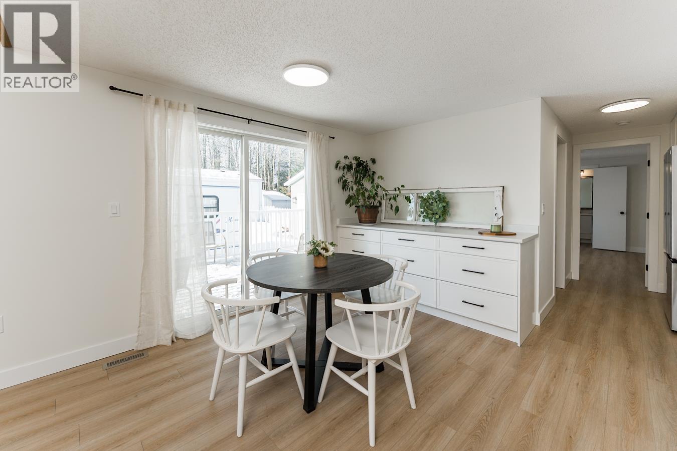 2914 Greenforest Crescent, Prince George, BC - Indoor Photo Showing Dining Room
