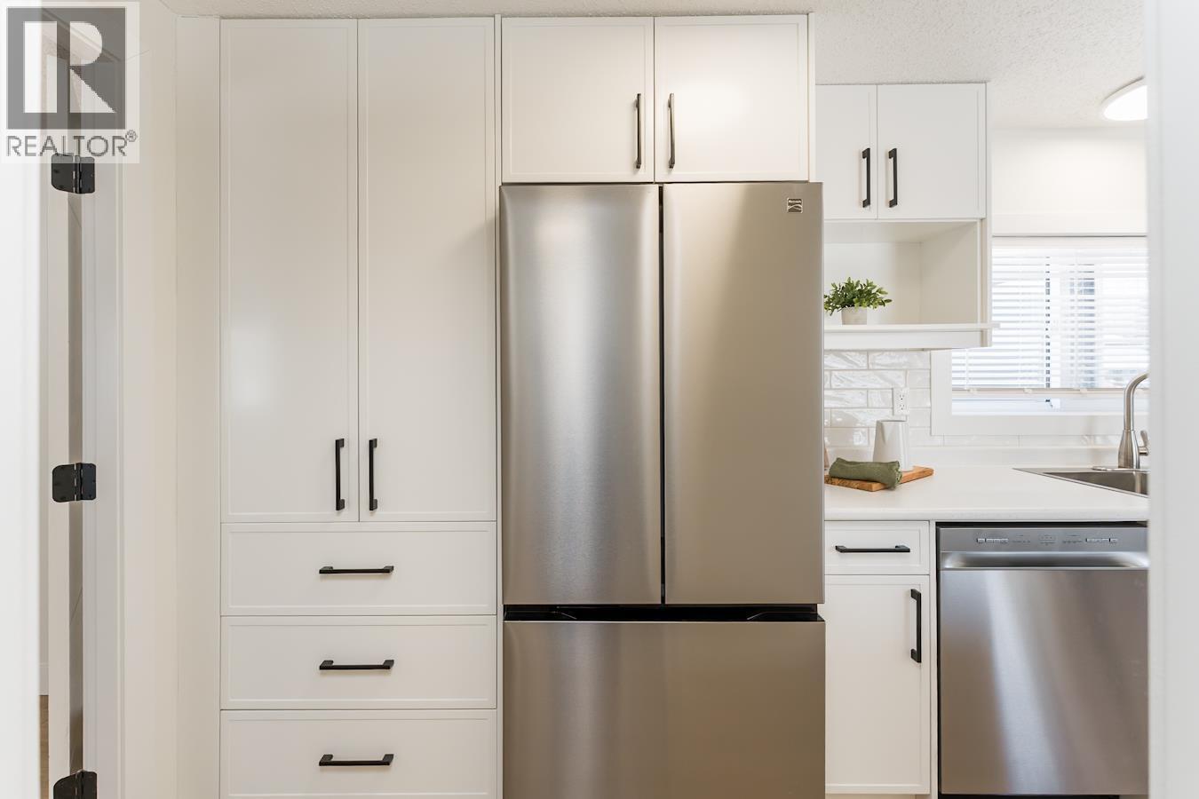 2914 Greenforest Crescent, Prince George, BC - Indoor Photo Showing Kitchen