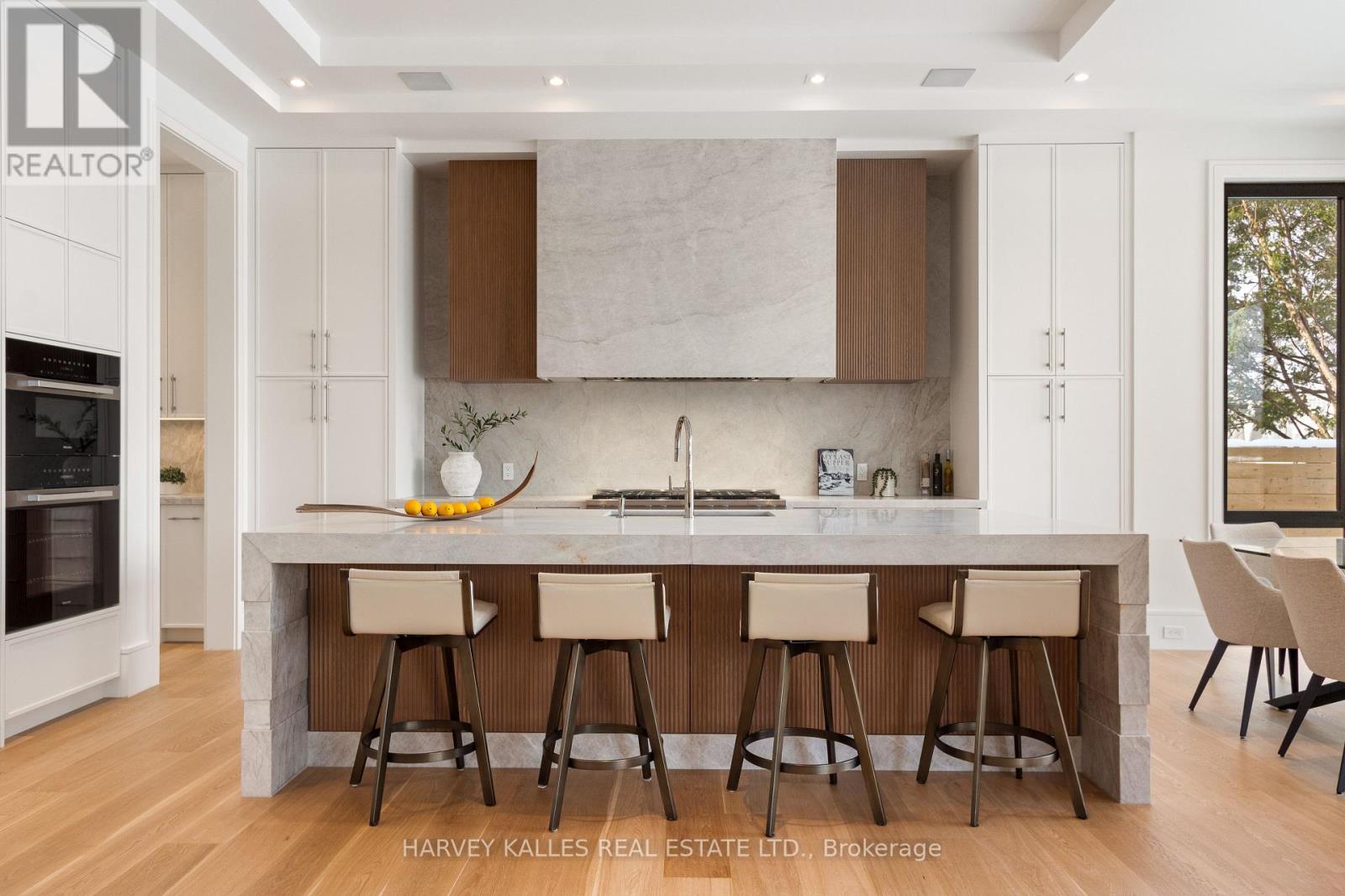 370 Glengrove Avenue W, Toronto, ON - Indoor Photo Showing Other Room