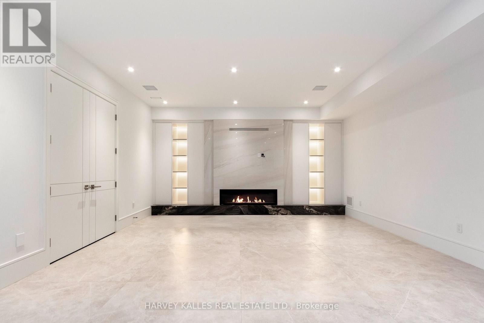 370 Glengrove Avenue W, Toronto, ON - Indoor With Fireplace