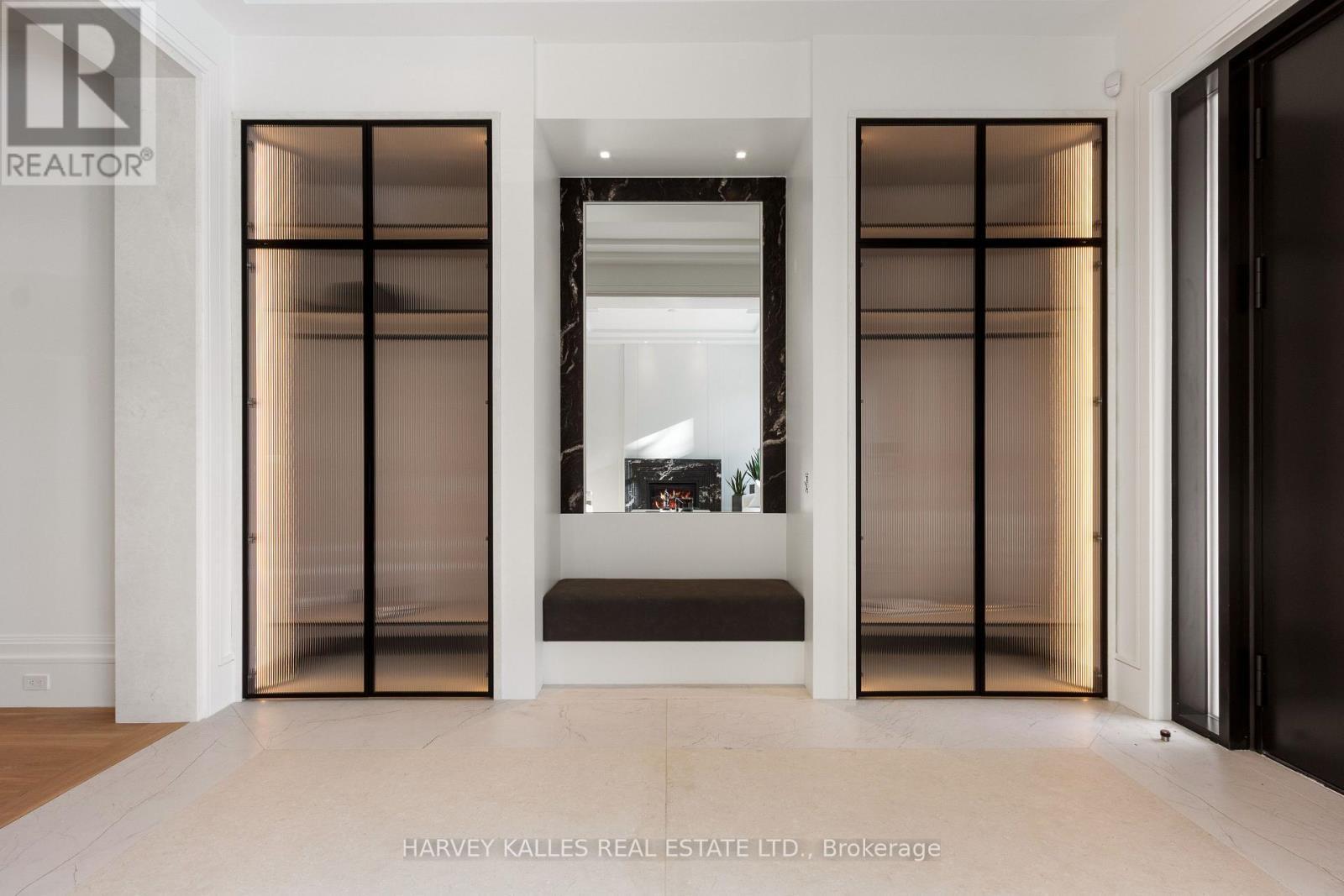 370 Glengrove Avenue W, Toronto, ON - Indoor Photo Showing Other Room