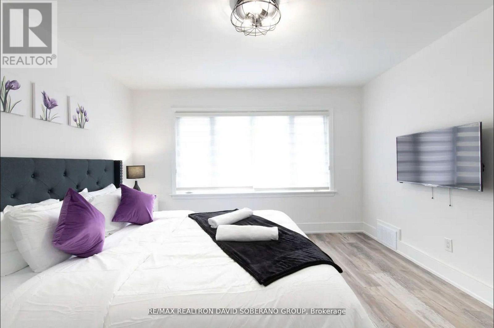 55 Raeburn Avenue, Toronto, ON - Indoor Photo Showing Bedroom