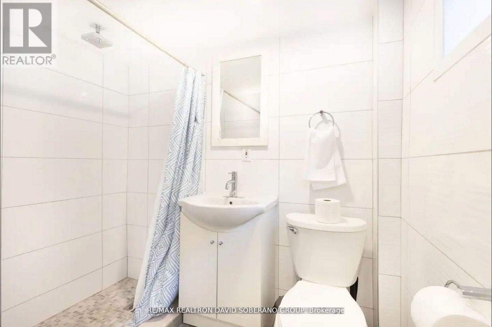 55 Raeburn Avenue, Toronto, ON - Indoor Photo Showing Bathroom