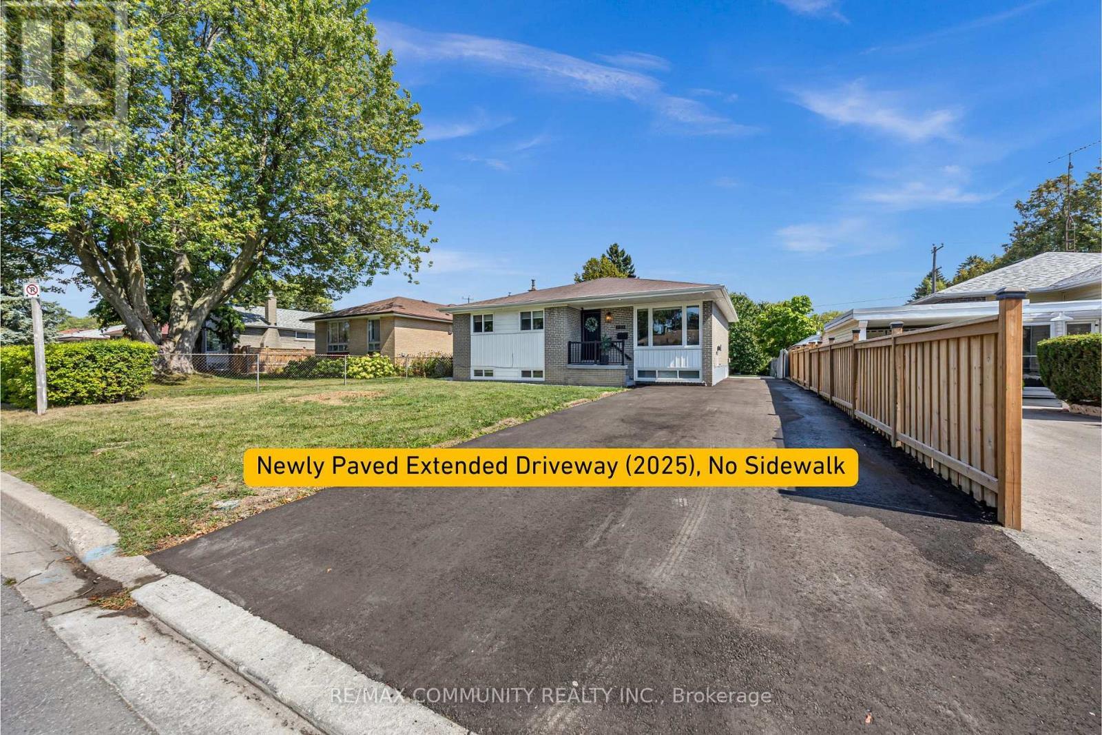 733 Lublin Avenue, Pickering, ON - Outdoor