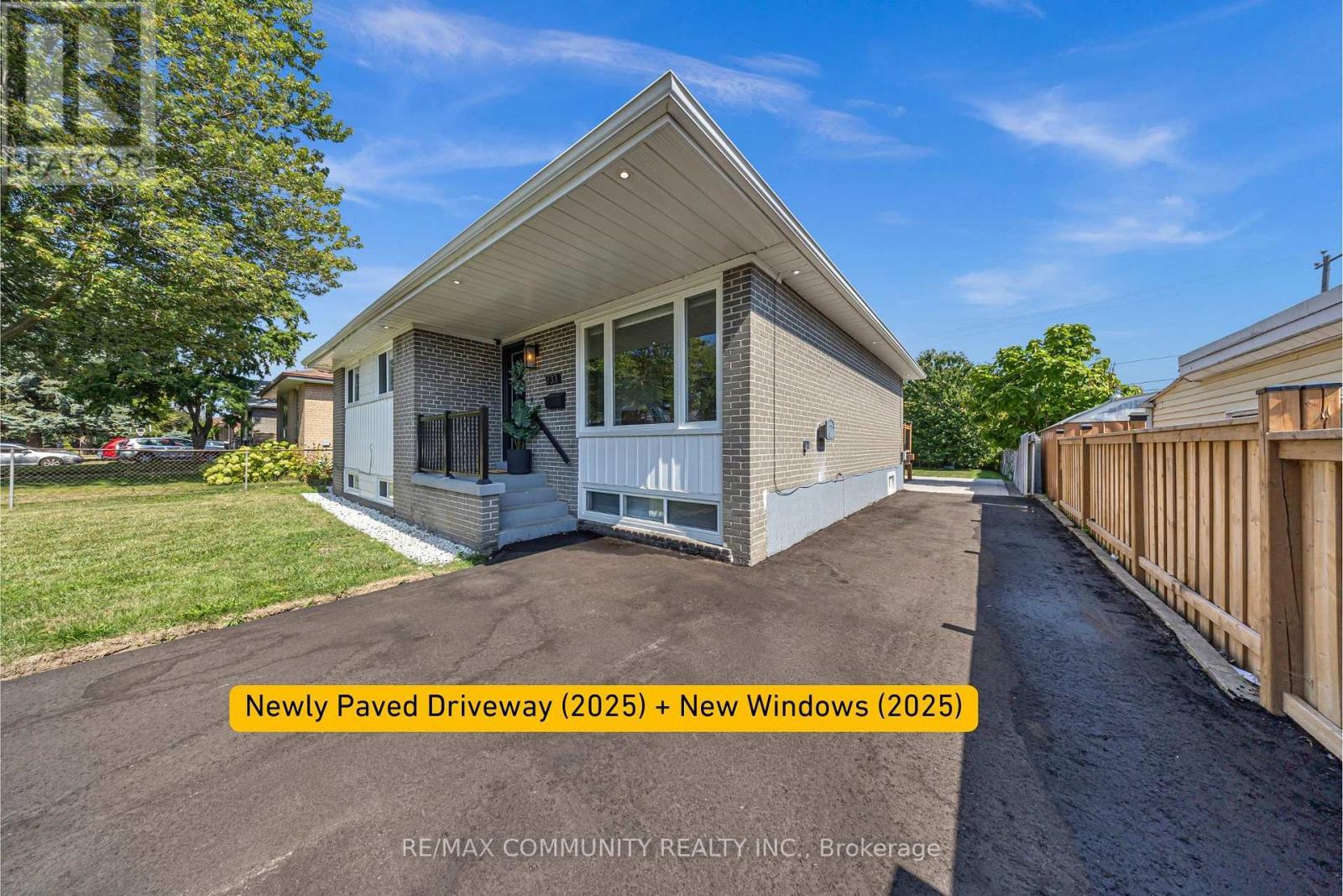 733 Lublin Avenue, Pickering, ON - Outdoor