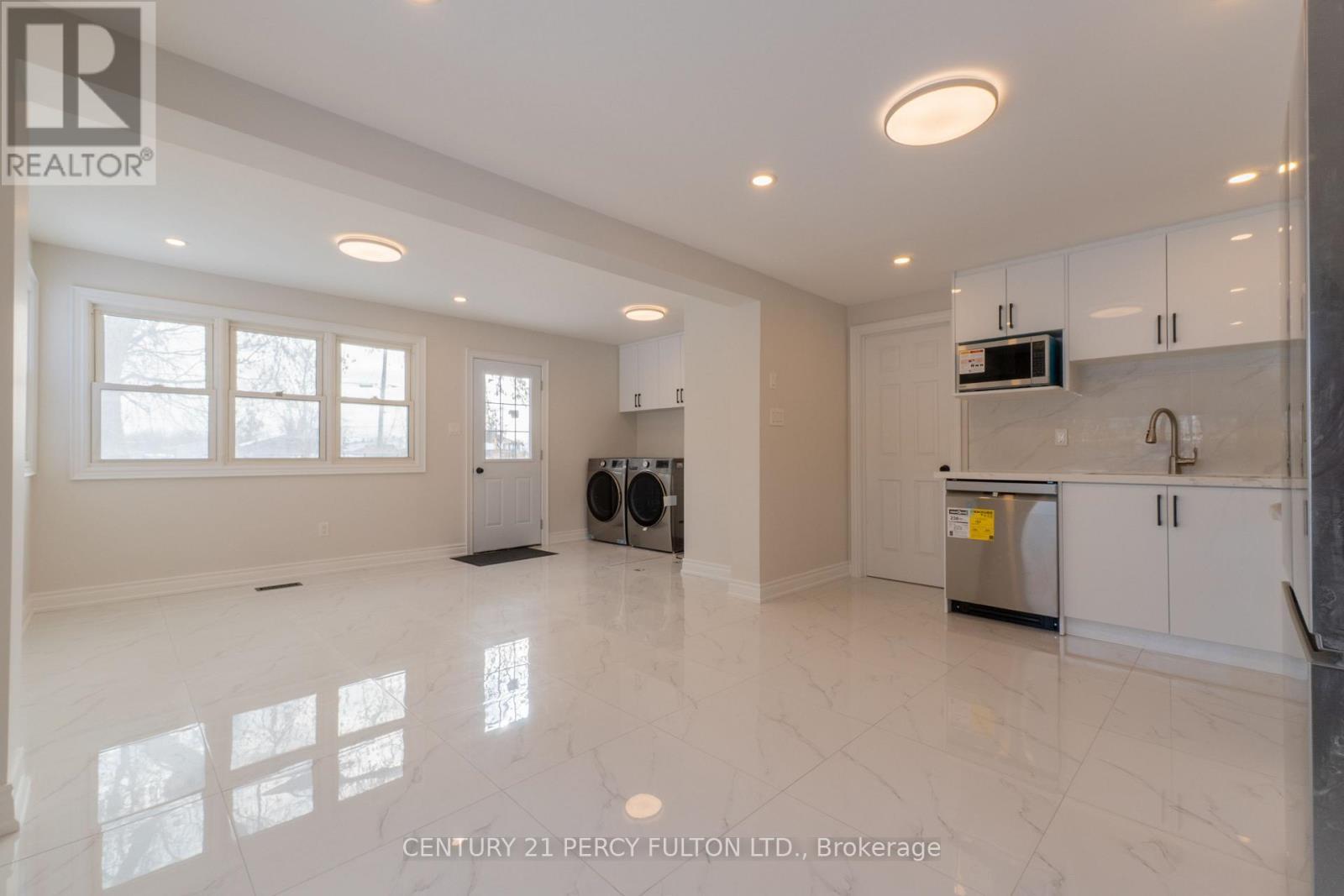 193 Cameron Crescent, Georgina, ON - Indoor Photo Showing Other Room