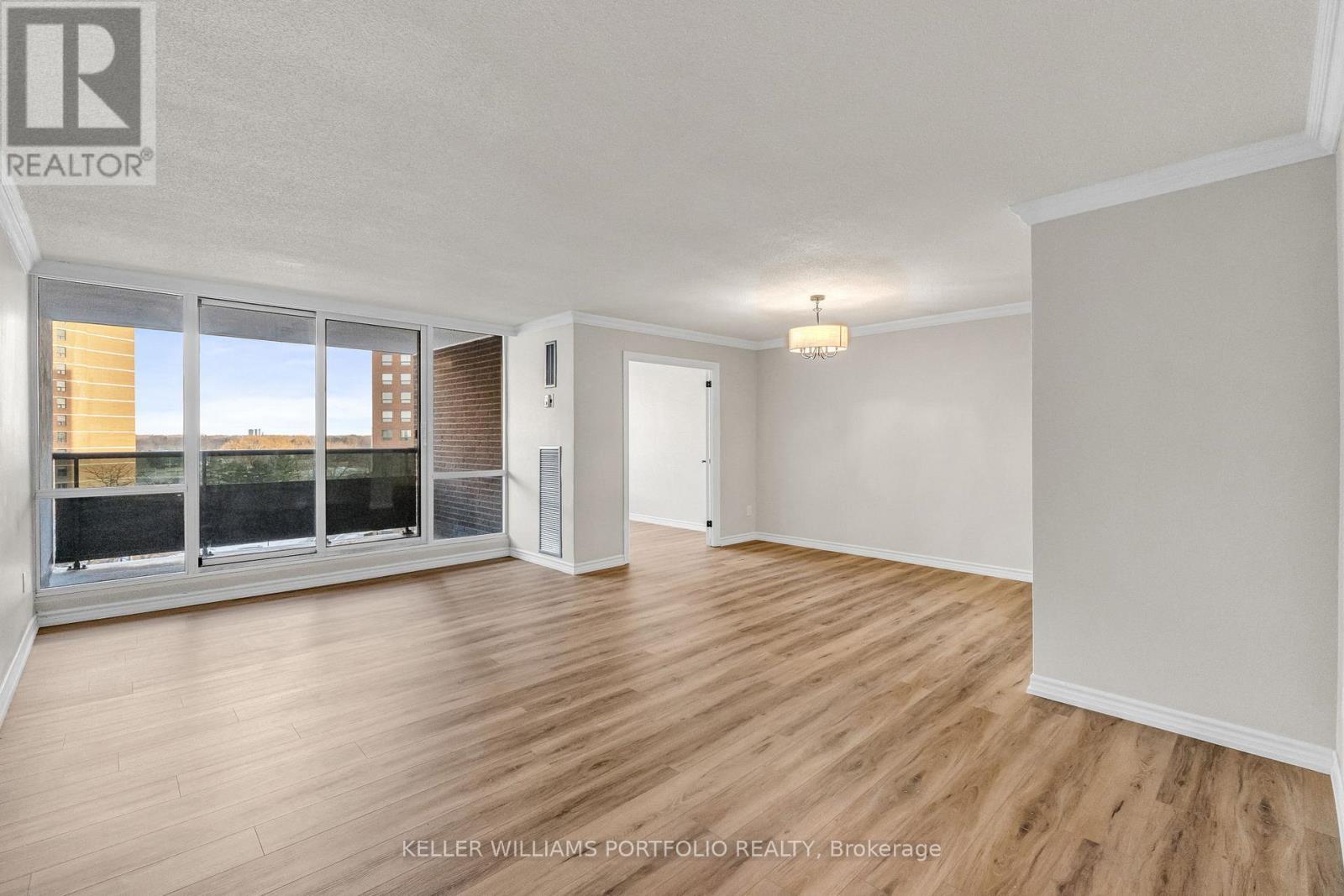 602 - 625 The West Mall, Toronto, ON - Indoor Photo Showing Living Room