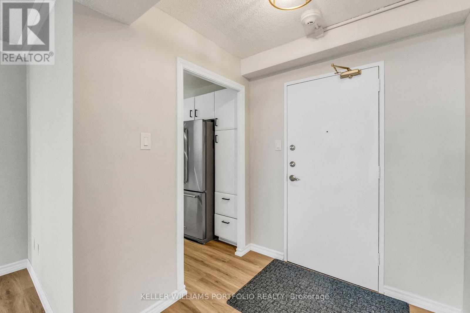 602 - 625 The West Mall, Toronto, ON - Indoor Photo Showing Other Room