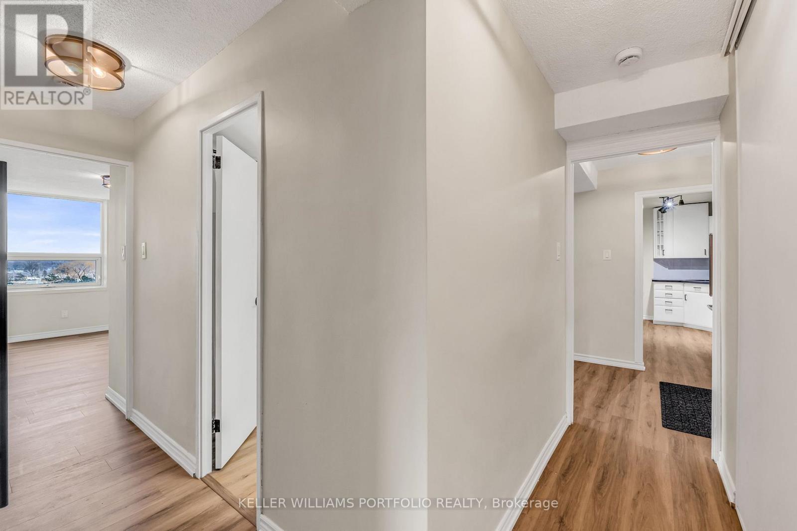 602 - 625 The West Mall, Toronto, ON - Indoor Photo Showing Other Room