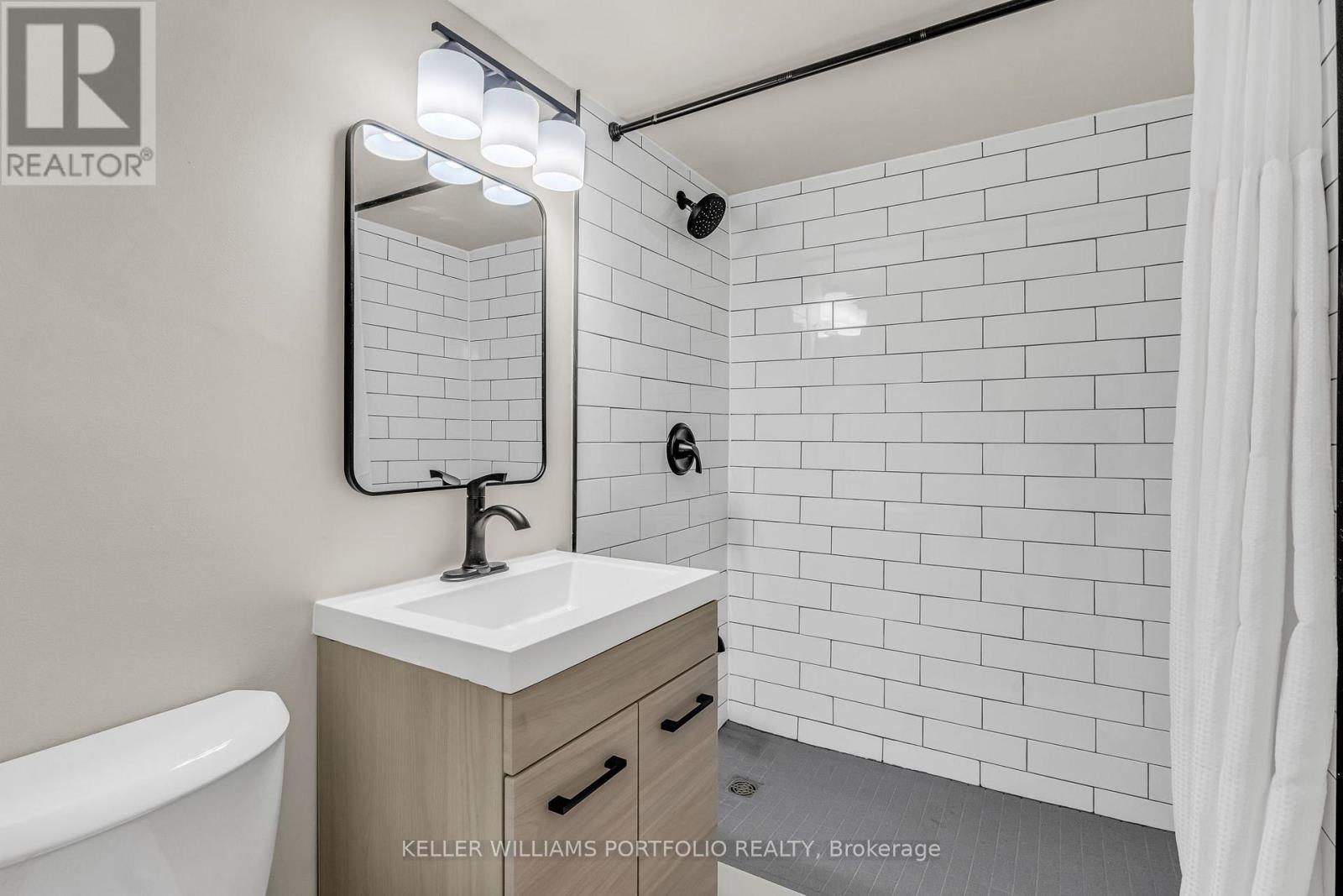 602 - 625 The West Mall, Toronto, ON - Indoor Photo Showing Bathroom