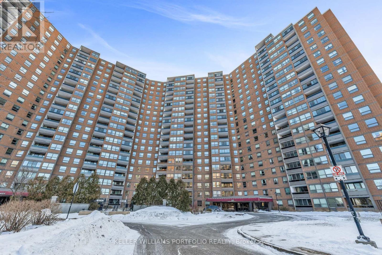 602 - 625 The West Mall, Toronto, ON - Outdoor With Balcony With Facade