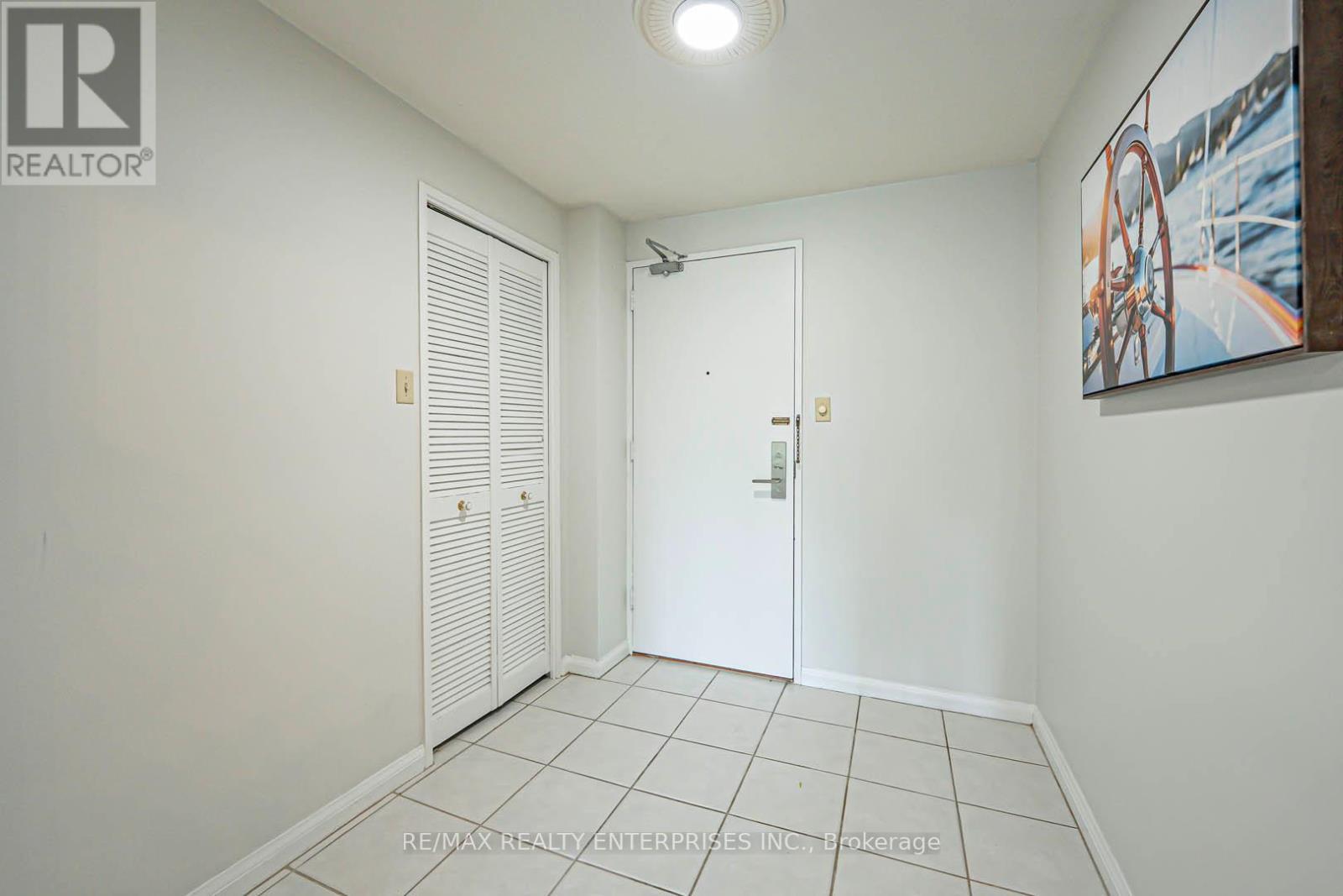 408 - 1400 Dixie Road, Mississauga, ON - Indoor Photo Showing Other Room