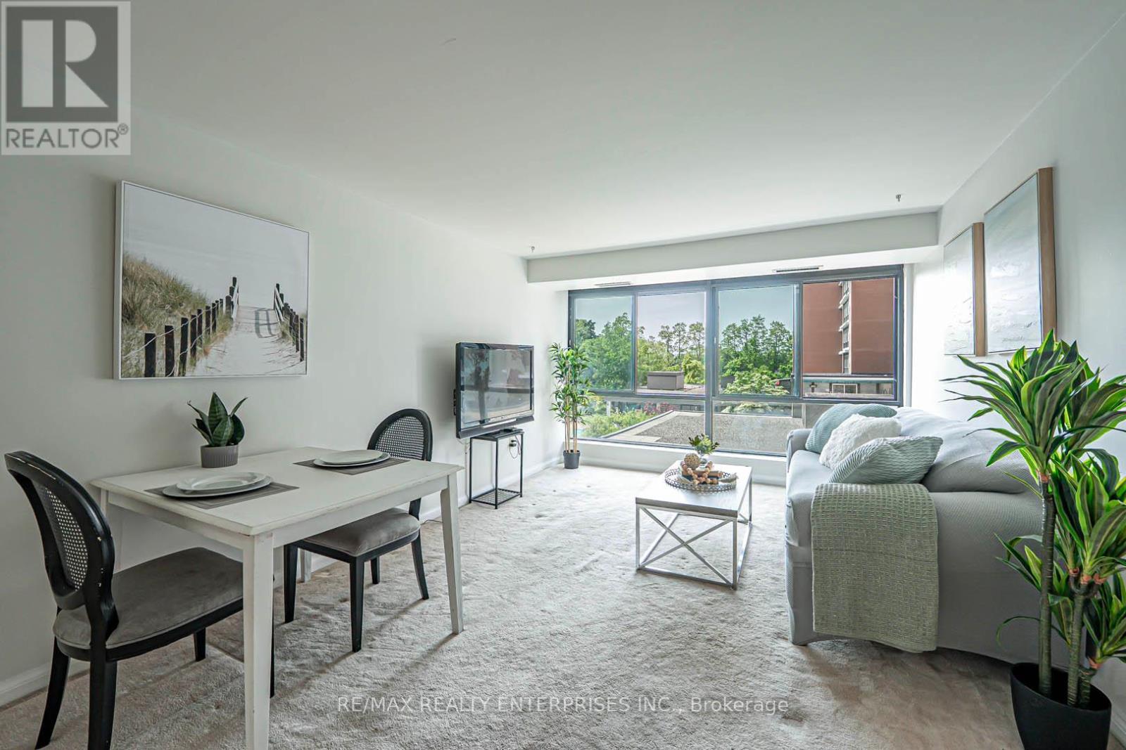 408 - 1400 Dixie Road, Mississauga, ON - Indoor