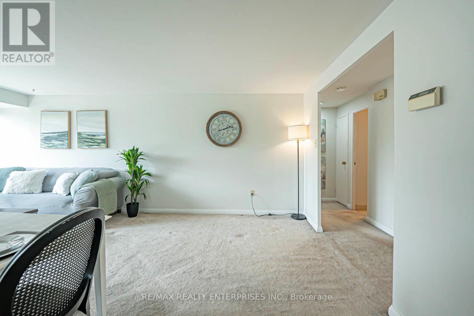 408 - 1400 Dixie Road, Mississauga, ON - Indoor Photo Showing Other Room