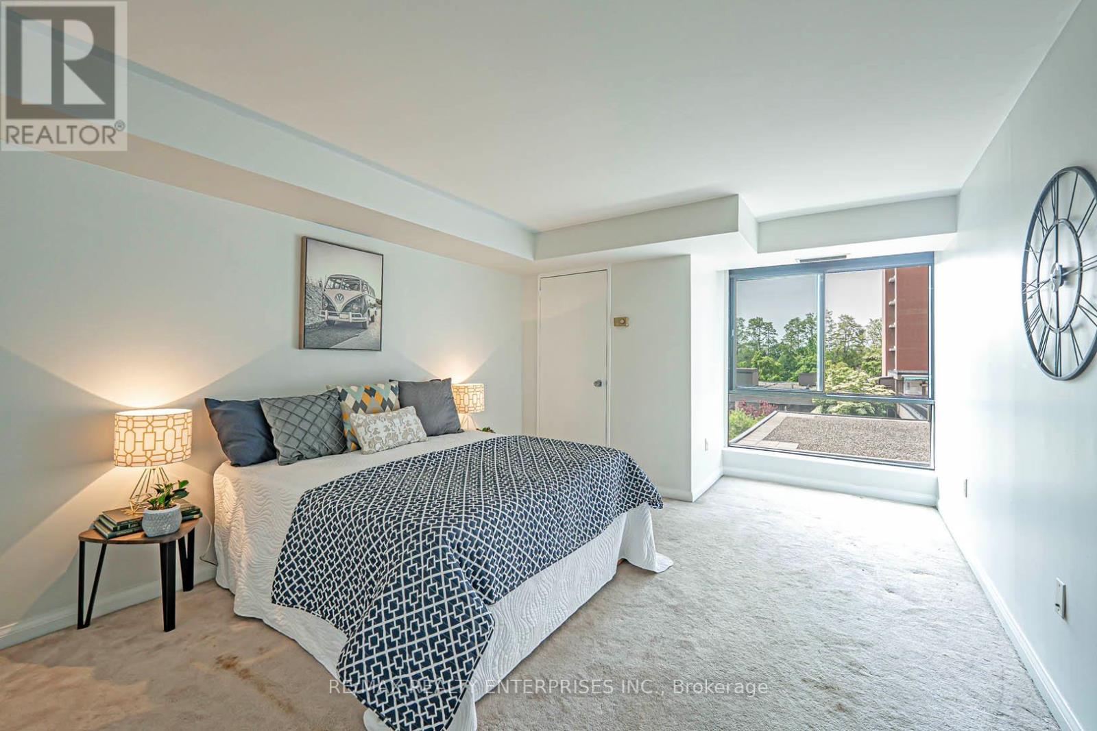 408 - 1400 Dixie Road, Mississauga, ON - Indoor Photo Showing Bedroom