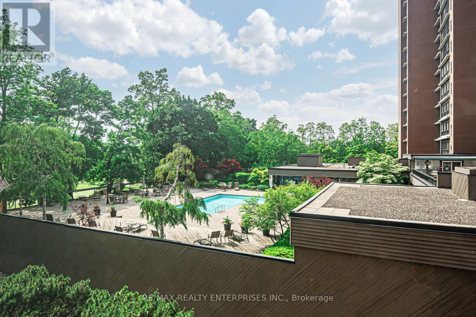 408 - 1400 Dixie Road, Mississauga, ON - Outdoor