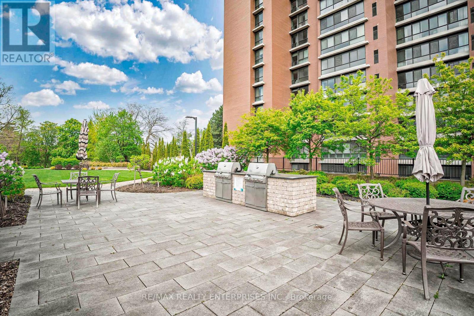 408 - 1400 Dixie Road, Mississauga, ON - Outdoor