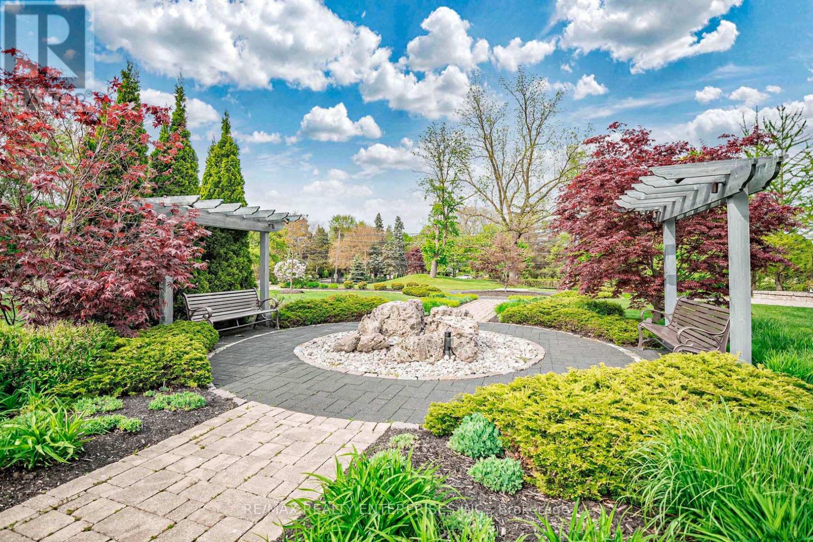 408 - 1400 Dixie Road, Mississauga, ON - Outdoor