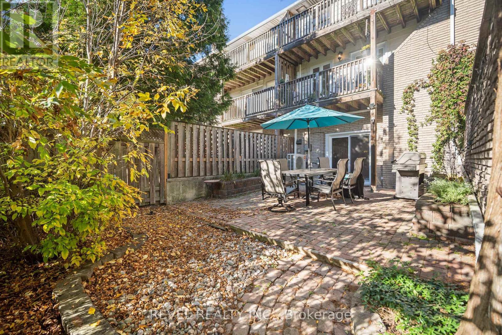 3 - 2058 Brant Street, Burlington, ON - Outdoor