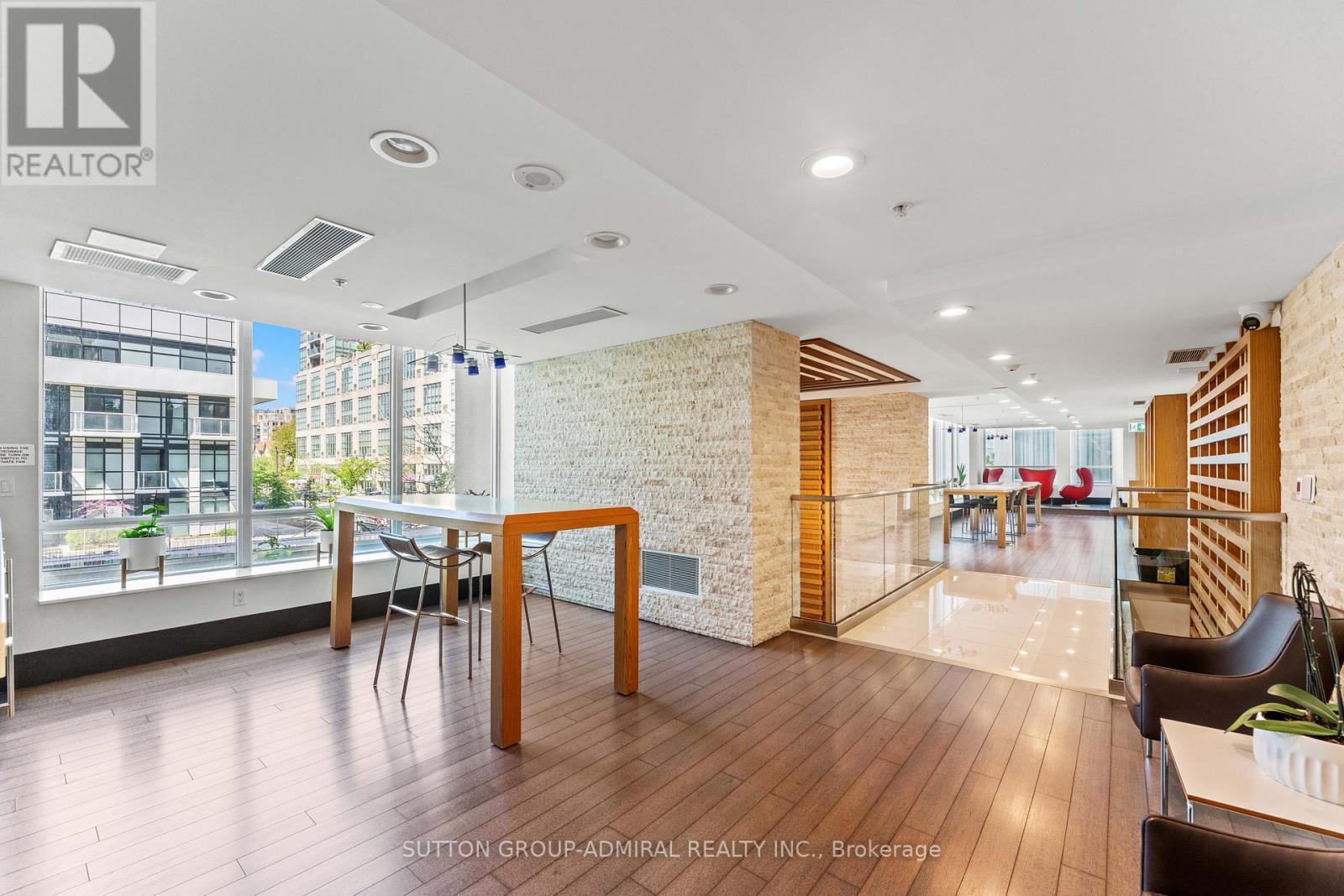 2513 - 155 Legion Road, Toronto, ON - Indoor Photo Showing Other Room