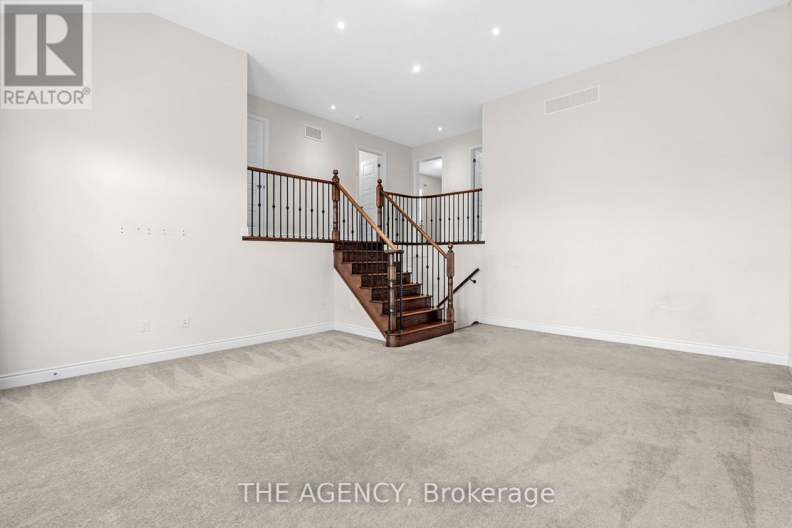 223 Thompson Road, Haldimand, ON - Indoor Photo Showing Other Room