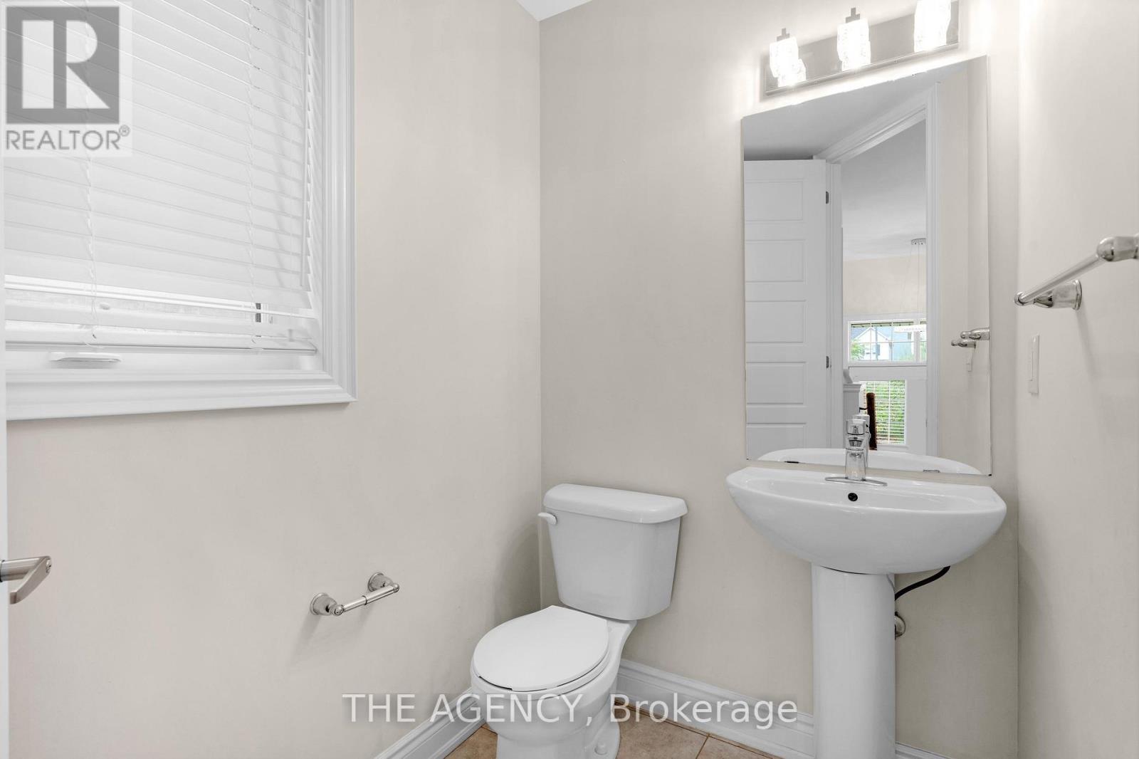 223 Thompson Road, Haldimand, ON - Indoor Photo Showing Bathroom