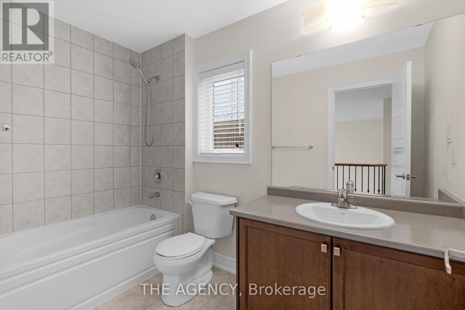 223 Thompson Road, Haldimand, ON - Indoor Photo Showing Bathroom