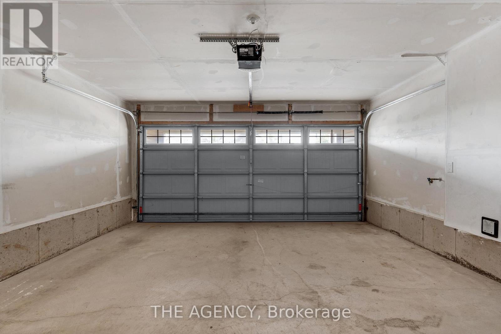 223 Thompson Road, Haldimand, ON - Indoor Photo Showing Garage