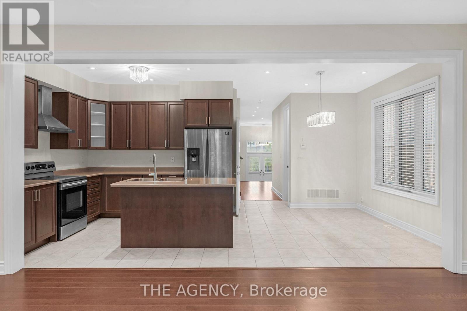 223 Thompson Road, Haldimand, ON - Indoor Photo Showing Kitchen With Double Sink