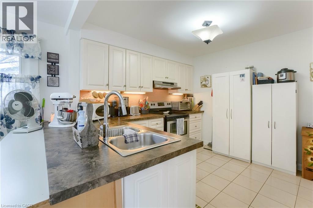 160 Welland Avenue, St. Catharines, ON - Indoor Photo Showing Kitchen With Double Sink
