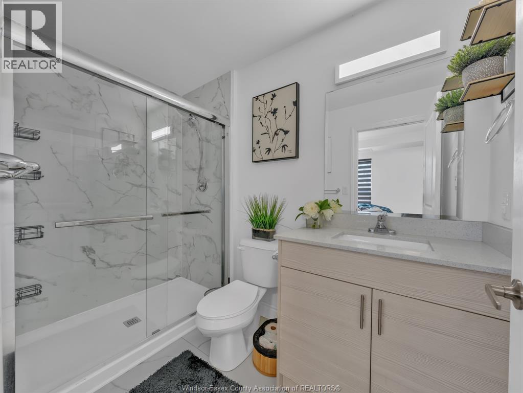 1675 Banwell Unit# 104, Windsor, ON - Indoor Photo Showing Bathroom