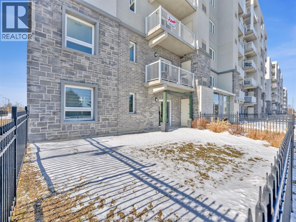 1675 Banwell Unit# 104, Windsor, ON - Outdoor