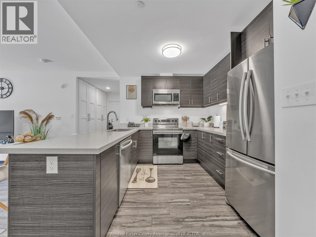 1675 Banwell Unit# 104, Windsor, ON - Indoor Photo Showing Kitchen With Stainless Steel Kitchen With Upgraded Kitchen