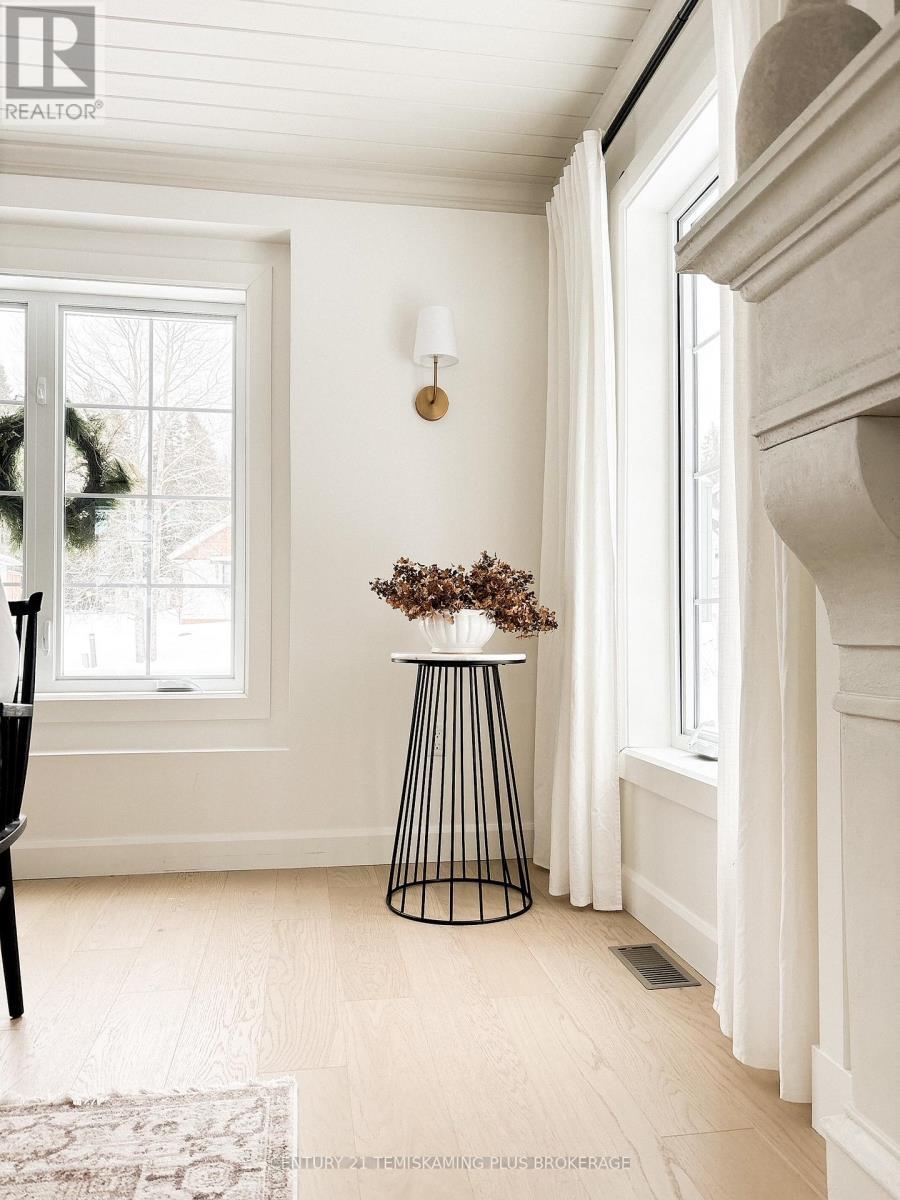 272 Cosman Crescent, Temiskaming Shores (New Liskeard), ON - Indoor Photo Showing Other Room