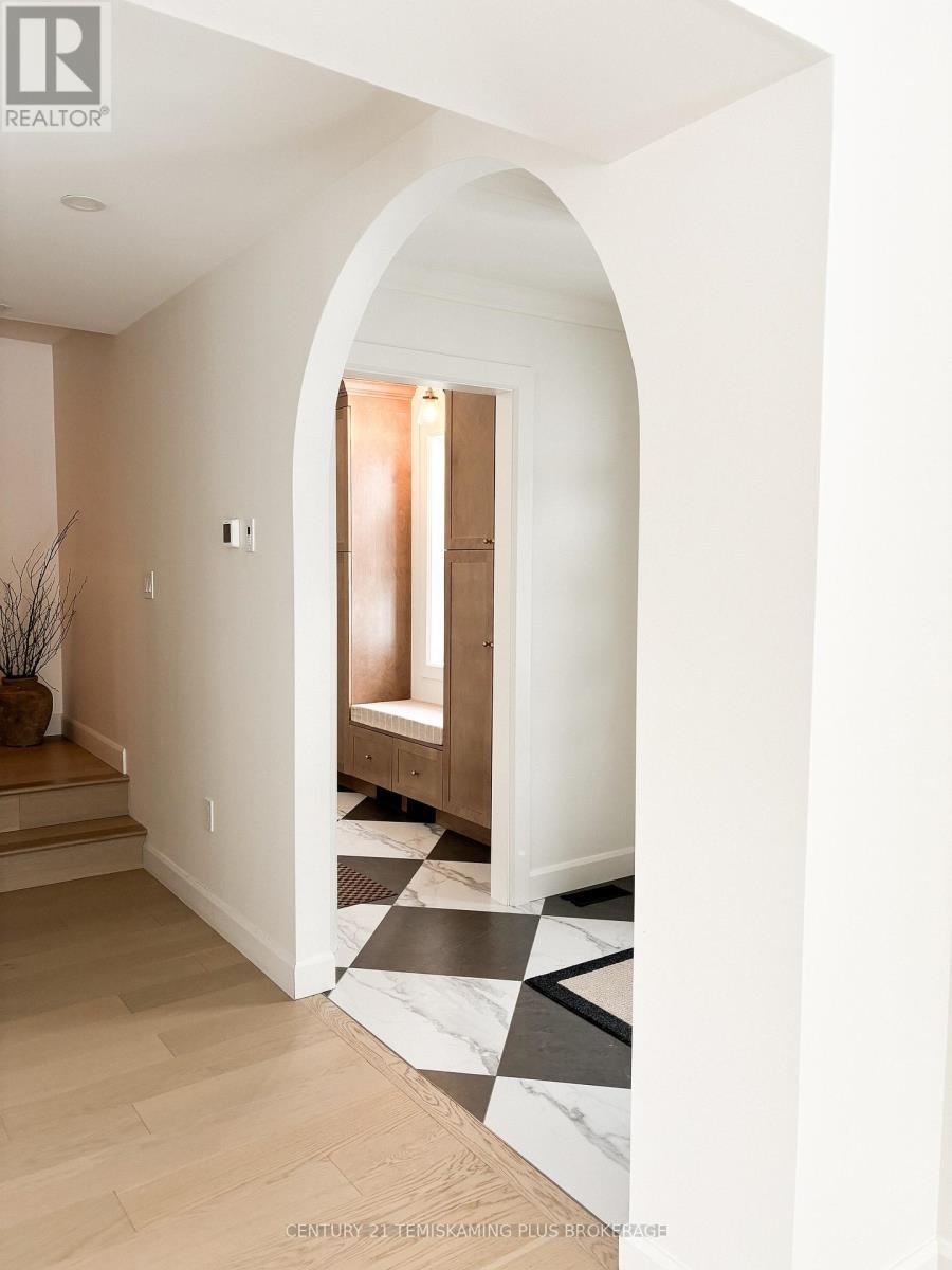 272 Cosman Crescent, Temiskaming Shores (New Liskeard), ON - Indoor Photo Showing Other Room